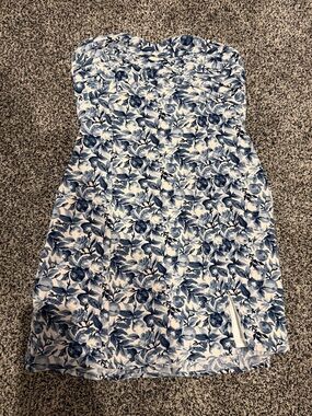 Abercrombie & Fitch Strapless Blue and White Floral Dress